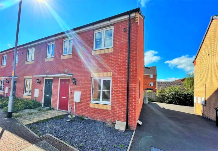 3 Bedroom End Of Terrace House To Rent In Brooklands Way, Bourne, PE10