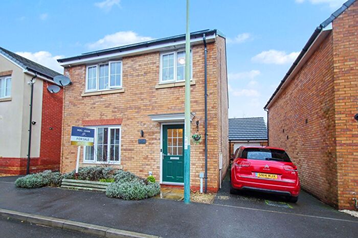 4 Bedroom Detached House For Sale In Waun Draw, Caerphilly, CF83