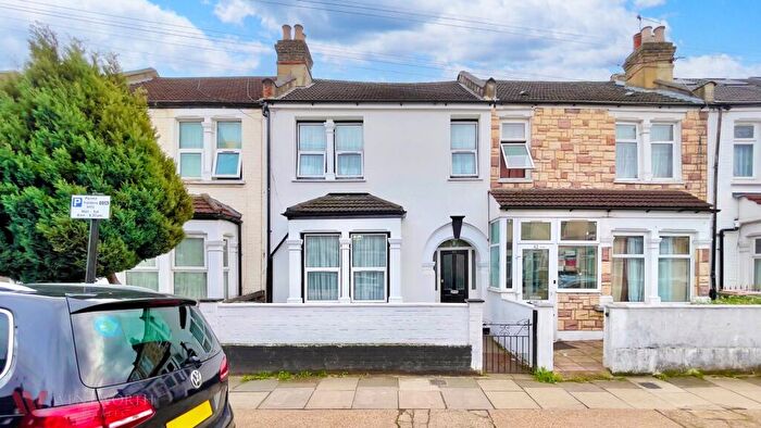 3 Bedroom House For Sale In Glenparke Road, Forest Gate, E7