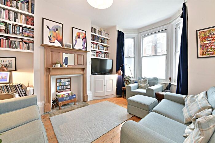 1 Bedroom Flat To Rent In Strathblaine Road, Clapham Junction, SW11