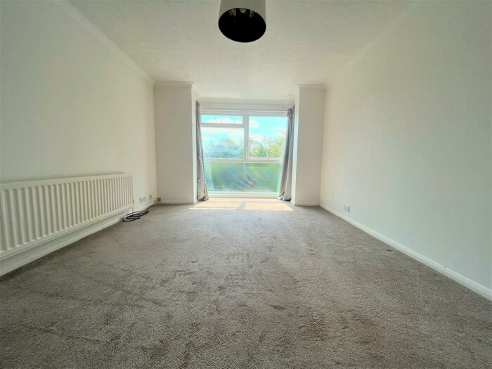 2 Bedroom Apartment To Rent In Evening Hill, Foxgrove Road, Beckenham, BR3
