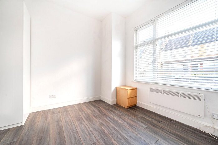 1 Bedroom Flat To Rent In Lascotts Road, Wood Green, London, N22