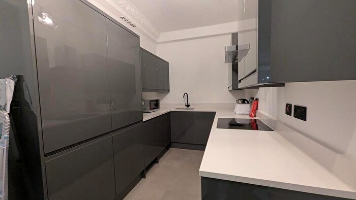 2 Bedroom Apartment To Rent In Picture House Apartment, Long Row, NG1