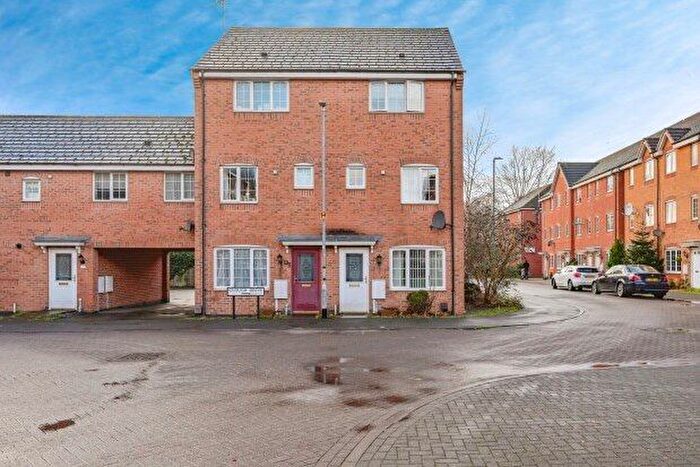 3 Bedroom Property To Rent In Clough Drive, Burton-On-Trent, DE14