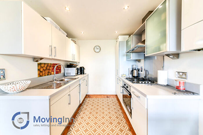 2 Bedroom Apartment For Sale In Ashman Court, Pampisford Road, South Croydon, Surrey, CR2