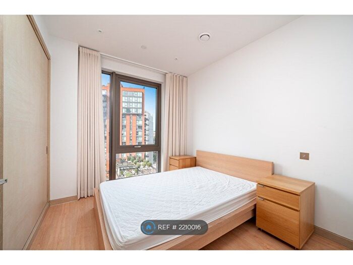 2 Bedroom Flat To Rent In Eastfields Avenue, London, SW18
