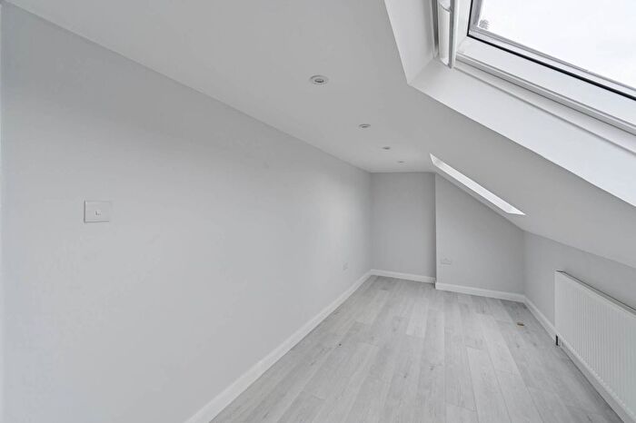 1 Bedroom Flat To Rent In Gilbey Road, Tooting Broadway, London, SW17