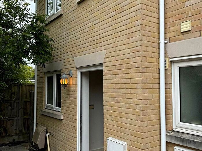 End Of Terrace House To Rent In Brothers Place, Cambridgeshire, CB1