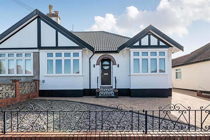 2 Bedroom Semi-Detached Bungalow For Sale In Clive Road, Bristol, BS14