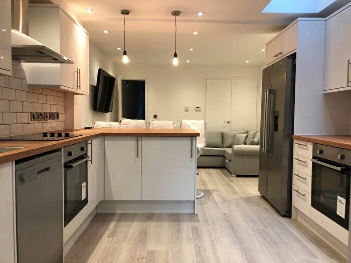 6 Bedroom Terraced House To Rent In Dawlish Road, Selly Oak, Birmingham, West Midlands, B29