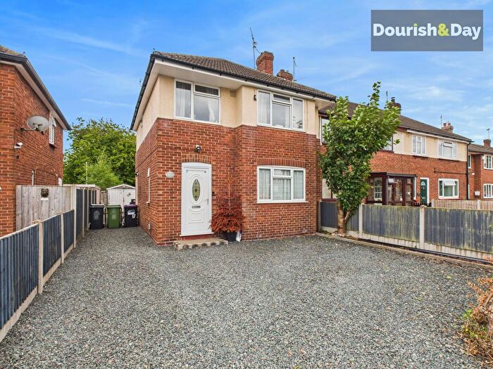3 Bedroom End Terrace House For Sale In Dalelands Estate, Market Drayton, TF9