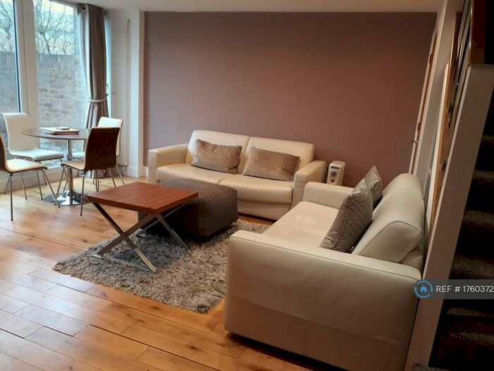 3 Bedroom Flat To Rent In Katherine Docks, London, E1W
