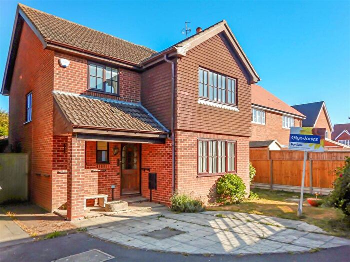 4 Bedroom Detached House For Sale In The Millers, Yapton, BN18