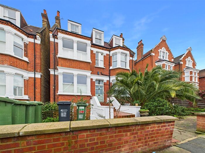 1 Bedroom Flat To Rent In Kings Road, Surrey, TW10