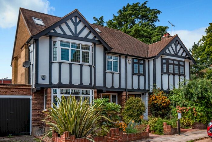 4 Bedroom Semi-Detached House To Rent In Shakespeare Gardens, London, N2