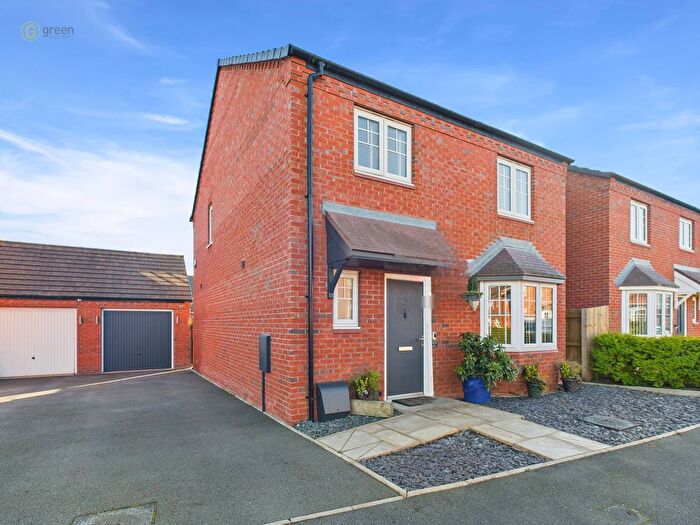 3 Bedroom Detached House For Sale In Meadow Way, Tamworth, B79