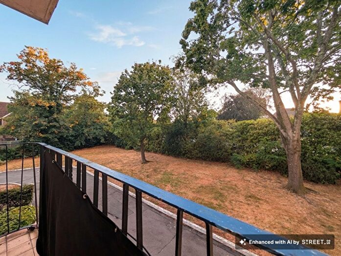 3 Bedroom Flat To Rent In Bassett Avenue, Bassett Court Bassett Avenue, SO16