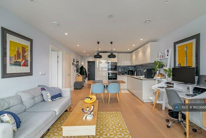 2 Bedroom Penthouse To Rent In Collier Street, London, N1