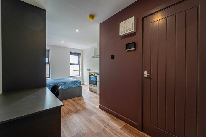 Apartment To Rent In Pershore Road, Stirchley, B30