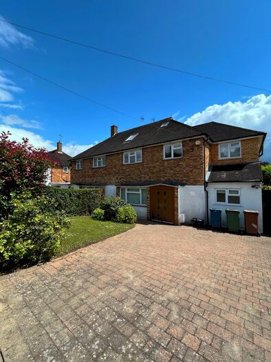5 Bedroom Semi-Detached House To Rent In Albury Drive, Pinner, HA5