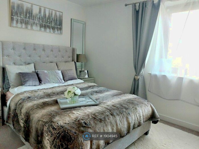 2 Bedroom Flat To Rent In Lovelace House, London, W13