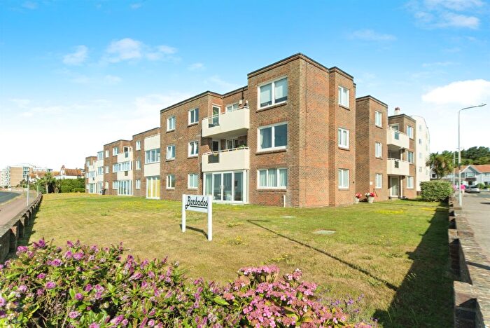 2 Bedroom Flat For Sale In De La Warr Parade, Bexhill-On-Sea, TN40