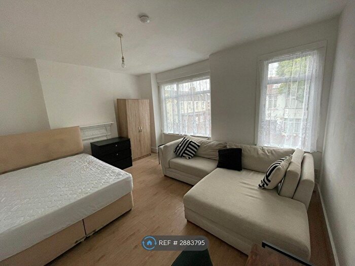 5 Bedroom End Terrace House To Rent In Woodlands Road, Southall, UB1