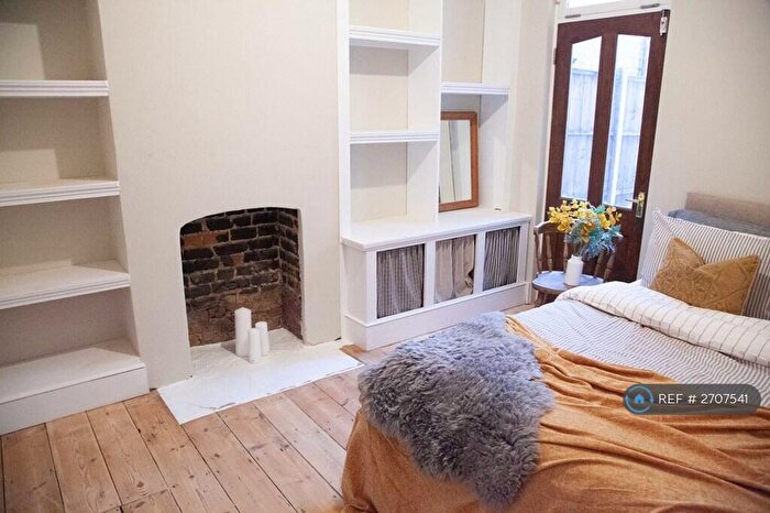 3 Bedroom Terraced House To Rent In Elcot Avenue, London, SE15