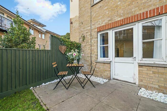 2 Bedroom Maisonette To Rent In Copperfield Drive, London, N15