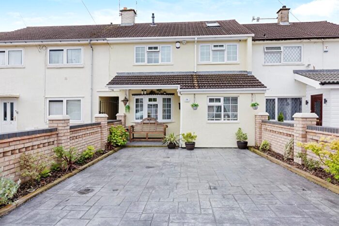 3 Bedroom Terraced House For Sale In Bentinghouse Road, Leicester, LE2