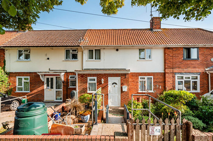 2 Bedroom Terraced House For Sale In Henley Road, Caversham, Reading, RG4