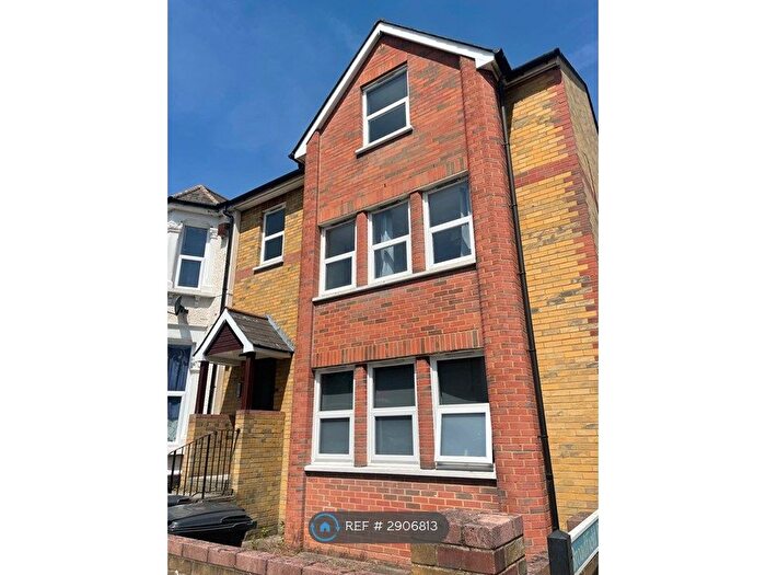 2 Bedroom Flat To Rent In Sandhurst Road, London, SE6
