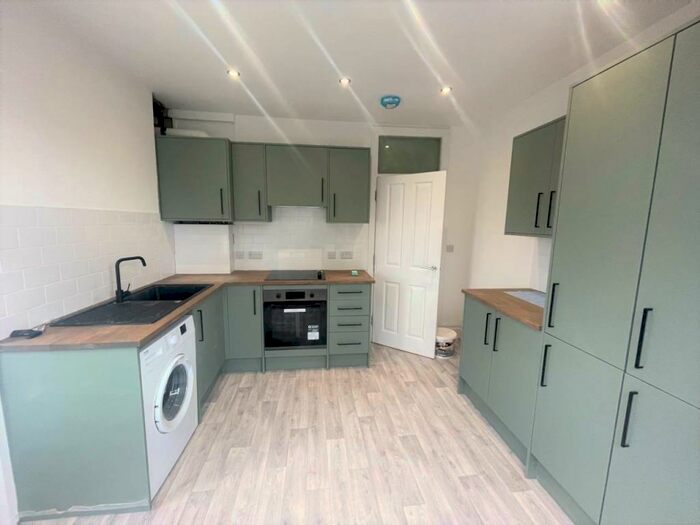 3 Bedroom Maisonette To Rent In Old Shoreham Road, Hove, East Sussex, BN3