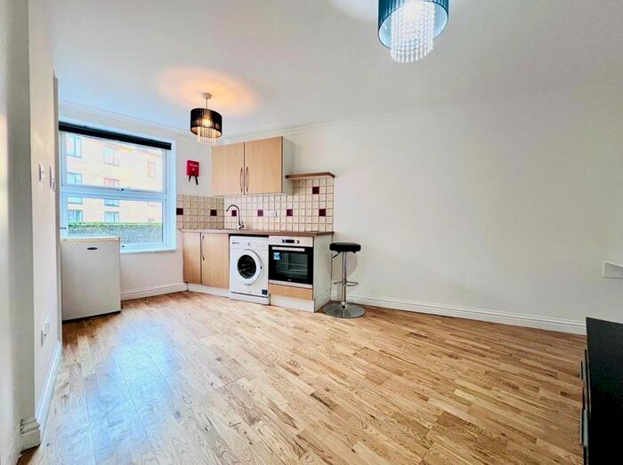 1 Bedroom Flat To Rent In Stoke Newington Road, London, N16