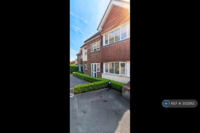 2 Bedroom Flat To Rent In Chipstead, Coulsdon, CR5