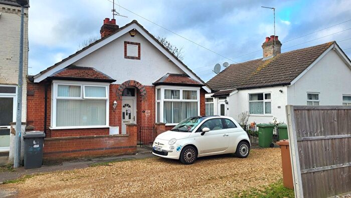 2 Bedroom Bungalow For Sale In Jubilee Street, Peterborough, PE2
