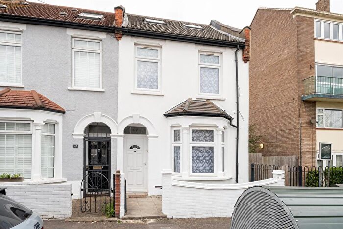 5 Bedroom House For Sale In Carlton Road, Walthamstow, E17