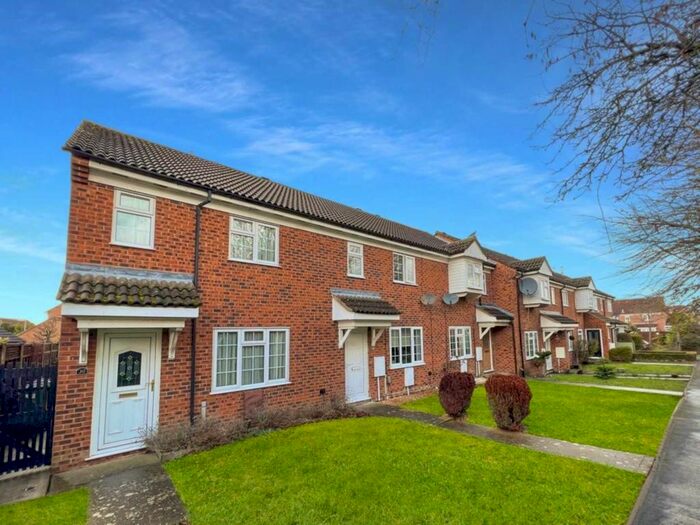 3 Bedroom Terraced House To Rent In Alwyn Close, St Ives, PE27