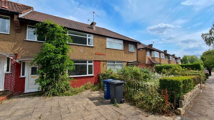 3 Bedroom Terraced House To Rent In Barnet Lane, London, EN5