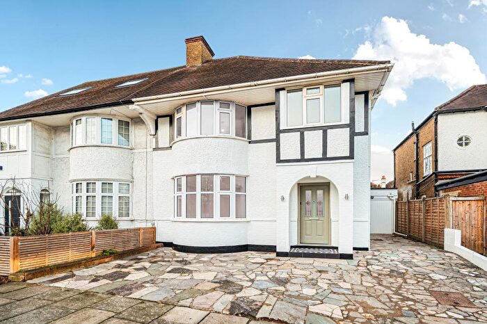 4 Bedroom Semi Detached House For Sale In North Crescent, Finchley, N3