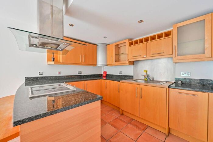 2 Bedroom Flat For Sale In Millharbour, , Canary Wharf, London, E14
