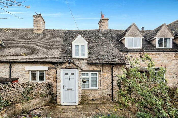 1 Bedroom Character Property For Sale In School Road, Finstock, Chipping Norton, OX7