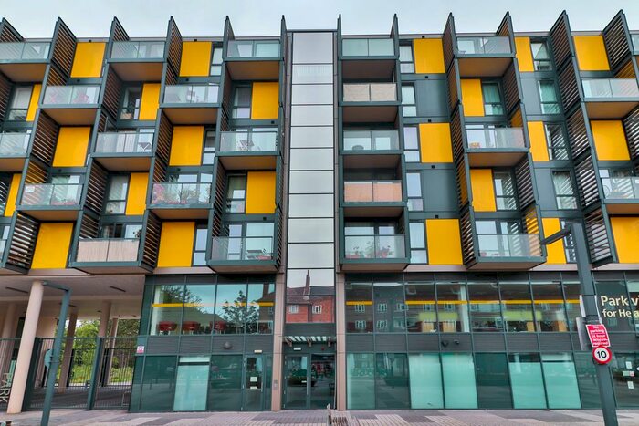 1 Bedroom Flat To Rent In Cranston Court, Bloemfontein Road, London, W12