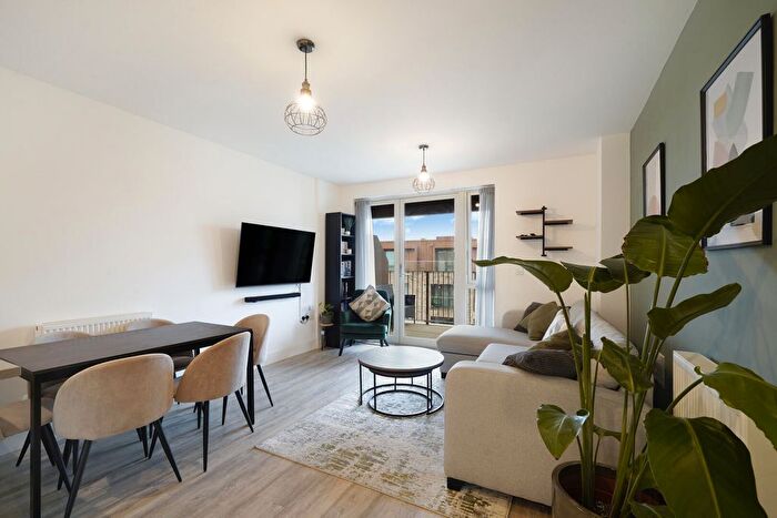 2 Bedroom Flat To Rent In Snowdrop Court, Royal Engineers Way, NW7