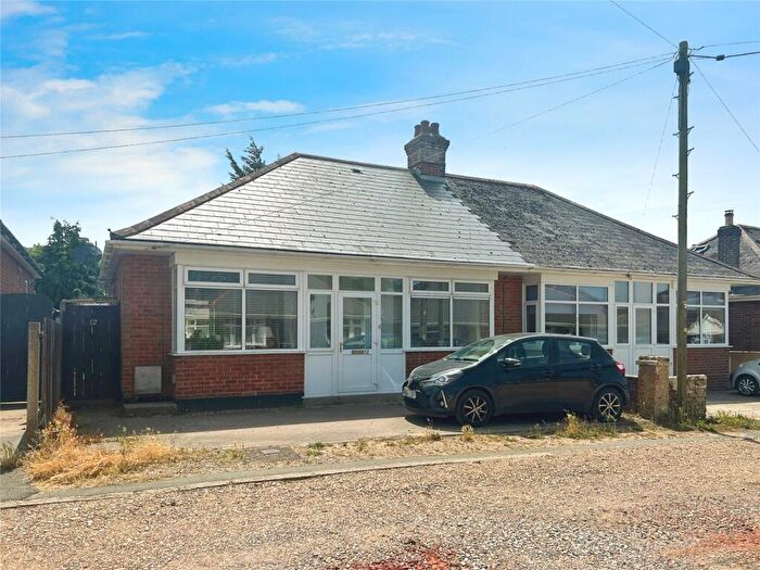 2 Bedroom Bungalow For Sale In Broadfields Avenue, Cowes, Isle Of Wight, PO31