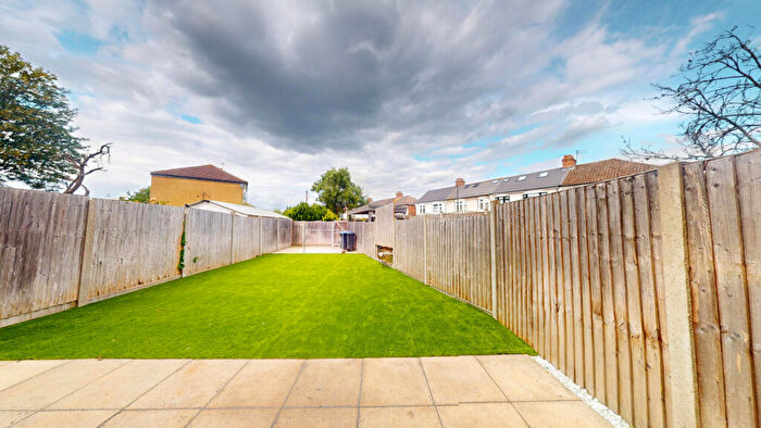5 Bedroom Terraced House To Rent In Borden Avenue, London, EN1