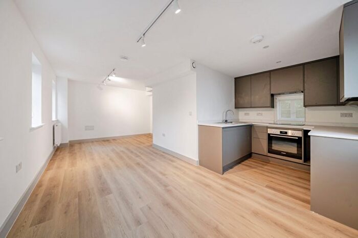 2 Bedroom Flat To Rent In Hurtis Hill, Crowborough, TN6