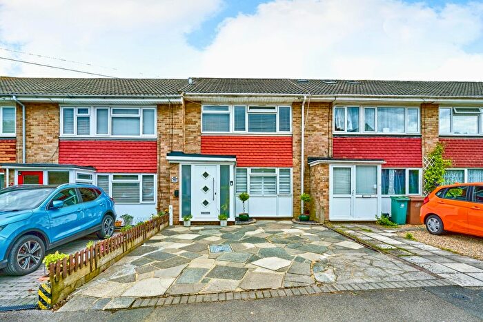 4 Bedroom Terraced House For Sale In Gander Green Lane, Sutton, SM1