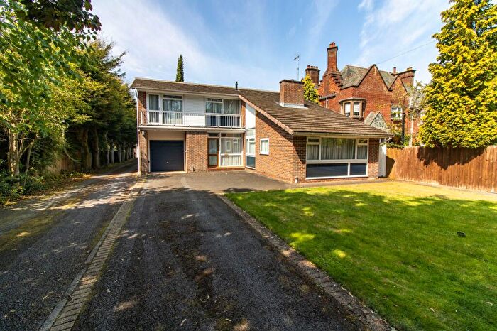 3 Bedroom Detached House For Sale In Glebe Road, Leicester, LE2