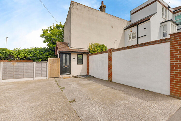 2 Bedroom Semi-Detached House For Sale In Lifstan Way, Southend On Sea, SS1